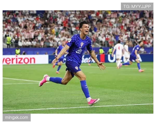 英格兰4-2克罗地亚回顾:L组首轮强强对话战报 英格兰4-2克罗地亚回顾:L组首轮强强对话战报